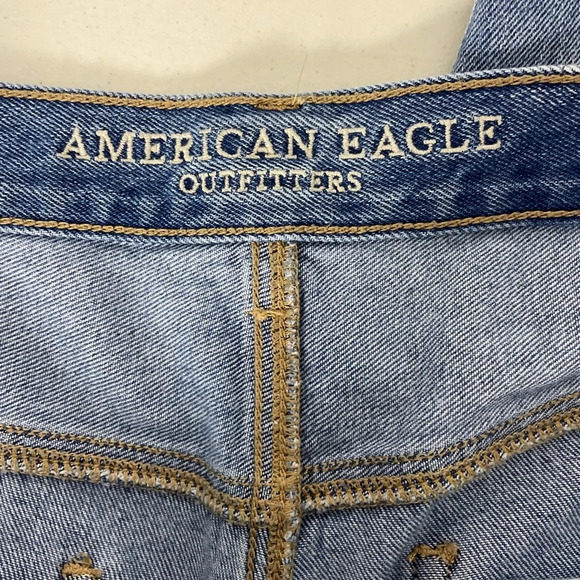 American Eagle Women’s Mom Jeans Hi Rise Straight Destroyed Faded Size 14 X-long - Picture 8 of 14